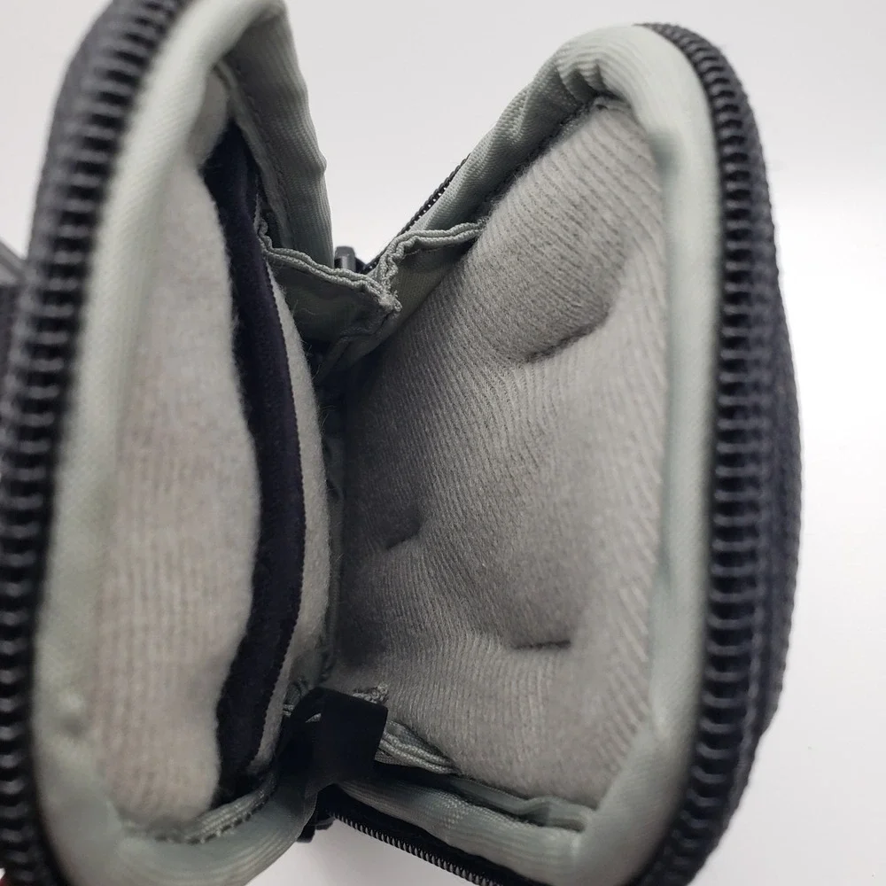 Lowepro camera pouch